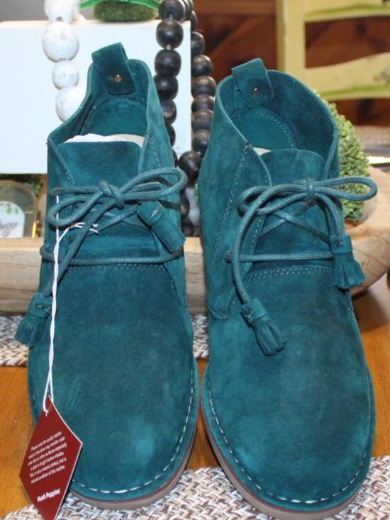 Hush Puppies Shoes - NWT Hush Puppies Cyra Catelyn Chukka suede leather boot 9 1/2 WIDE STUNNING!